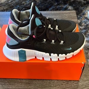 Nike womens free metcon 4 size 8.5